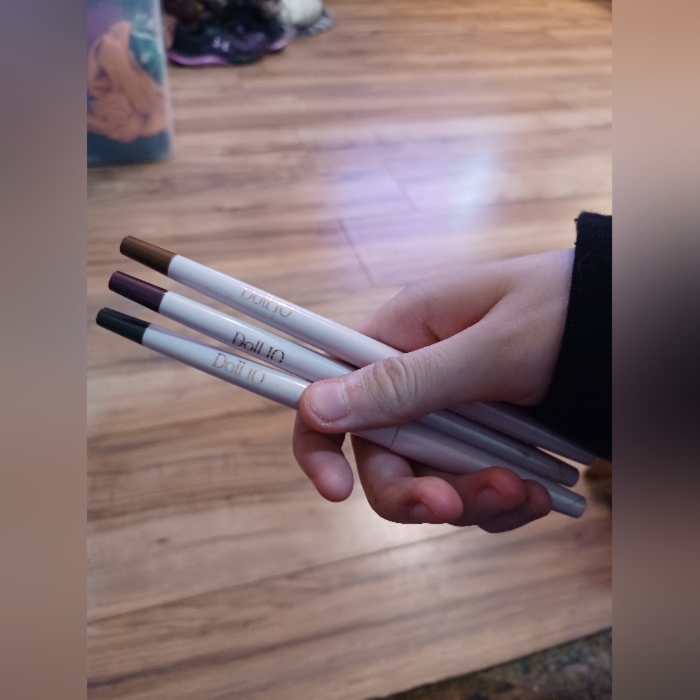 Doll 10 eyeliners